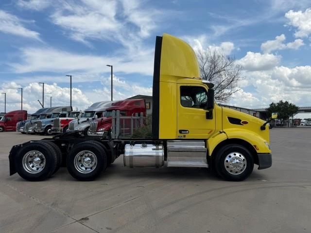 2021 Peterbilt 579-6