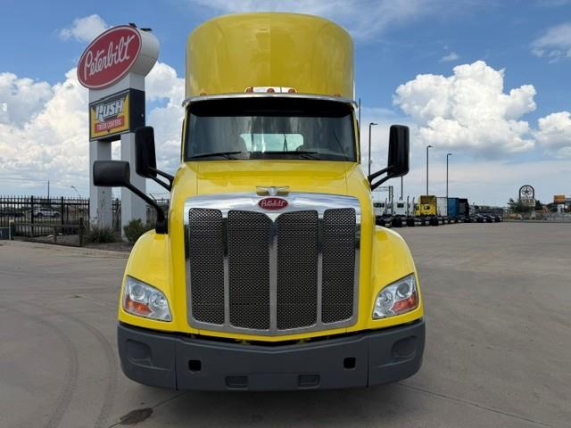 2021 Peterbilt 579-8