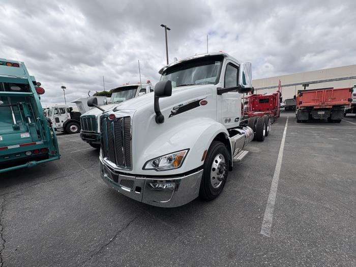 2027 Peterbilt 579-1