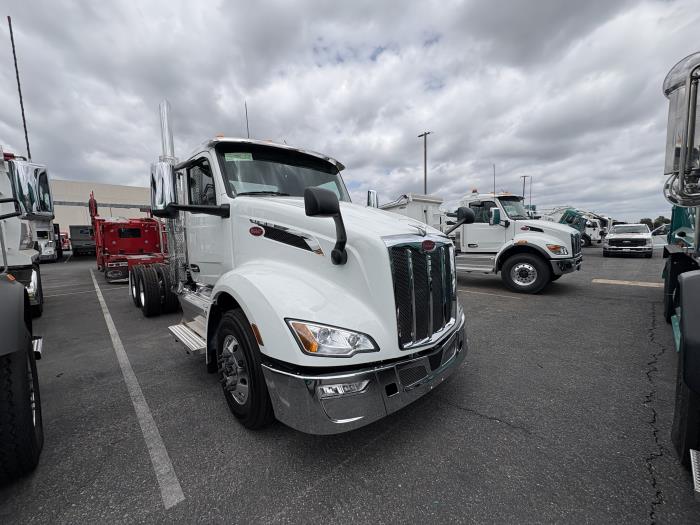 2027 Peterbilt 579-2