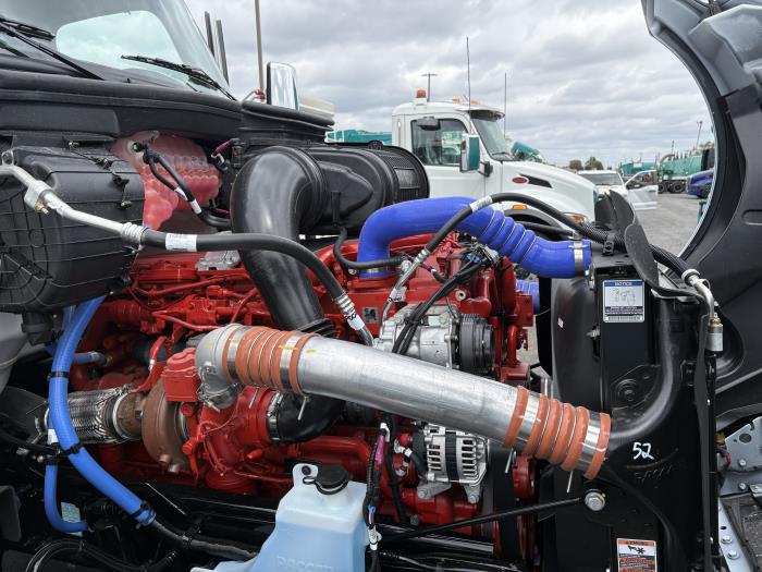 2027 Peterbilt 579-8