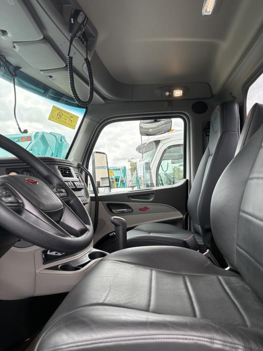 2027 Peterbilt 579-10
