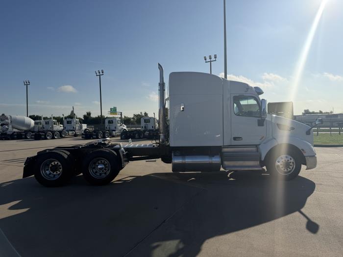 2021 Peterbilt 579-6