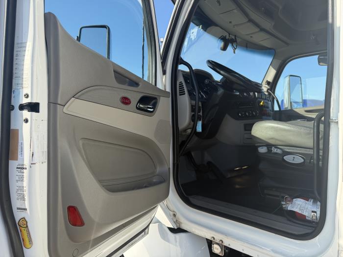 2021 Peterbilt 579-24