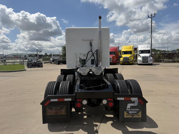 2021 Peterbilt 579-4