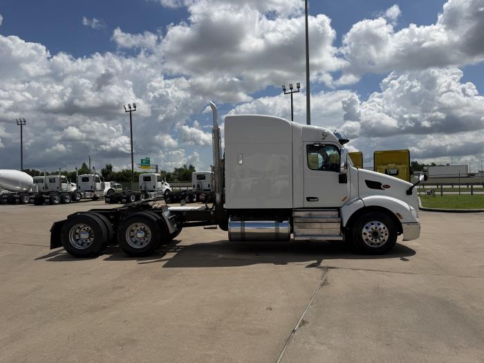 2021 Peterbilt 579-6