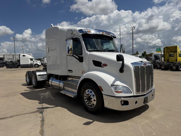 2021 Peterbilt 579-7