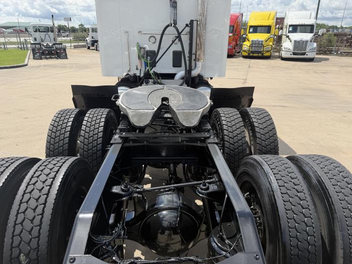 2021 Peterbilt 579-13
