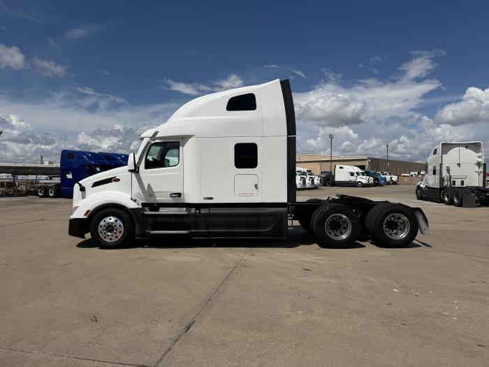 2022 Peterbilt 579-2