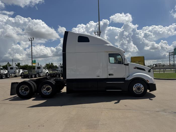 2022 Peterbilt 579-6