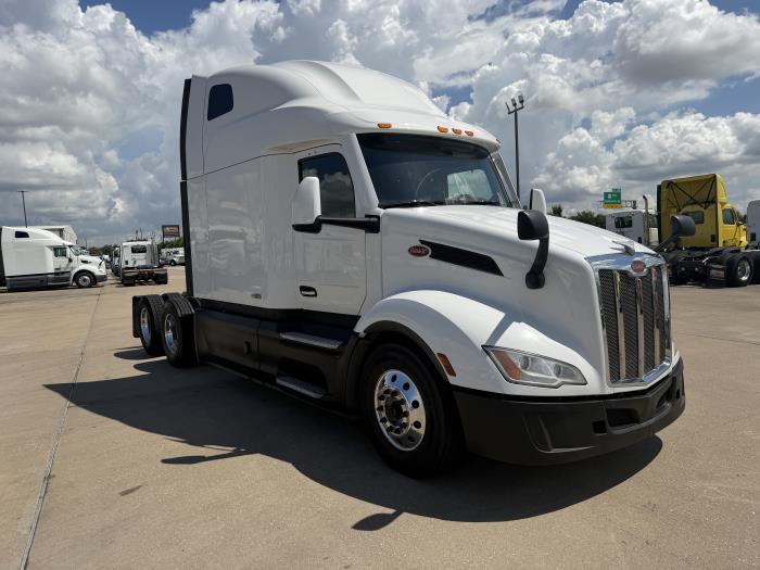 2022 Peterbilt 579-7
