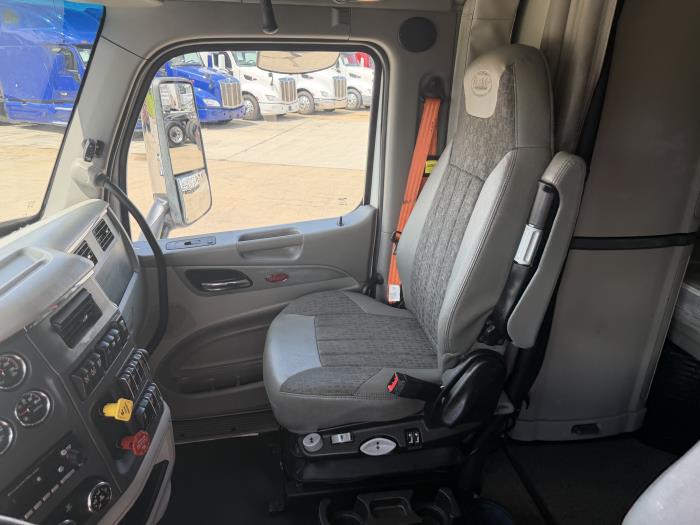 2021 Peterbilt 579-25