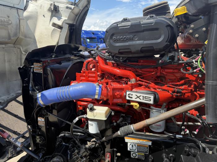 2022 Peterbilt 579-17