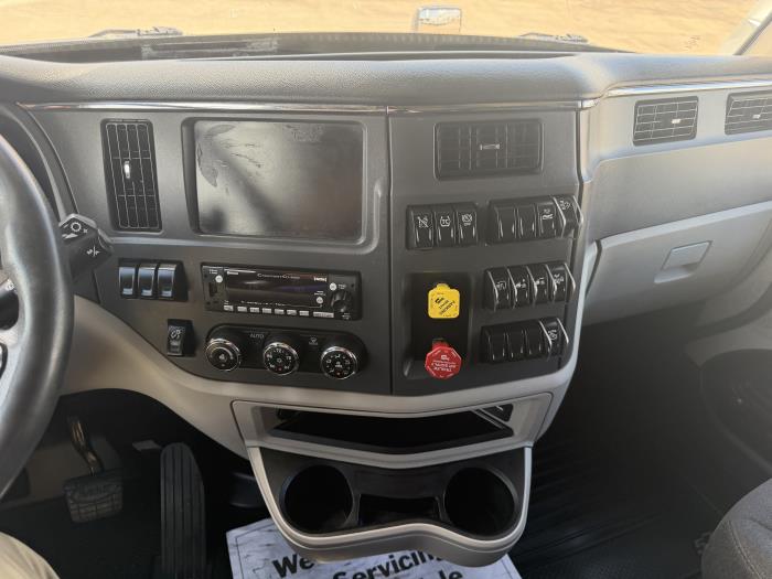 2022 Peterbilt 579-37