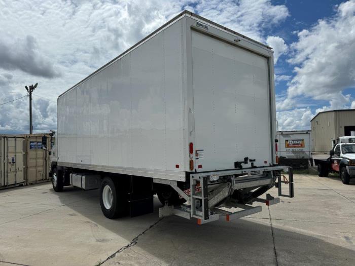 2025 Isuzu FTR-7