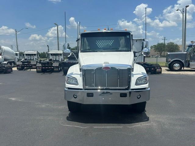 2027 Peterbilt 548-8