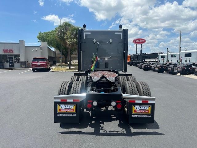 2027 Peterbilt 589-4