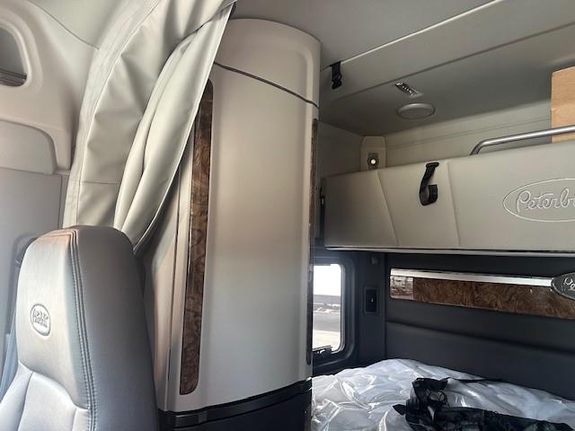 2027 Peterbilt 589-18