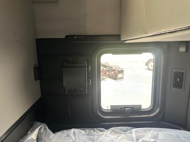 2027 Peterbilt 589-20