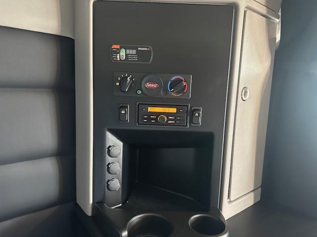2027 Peterbilt 589-23