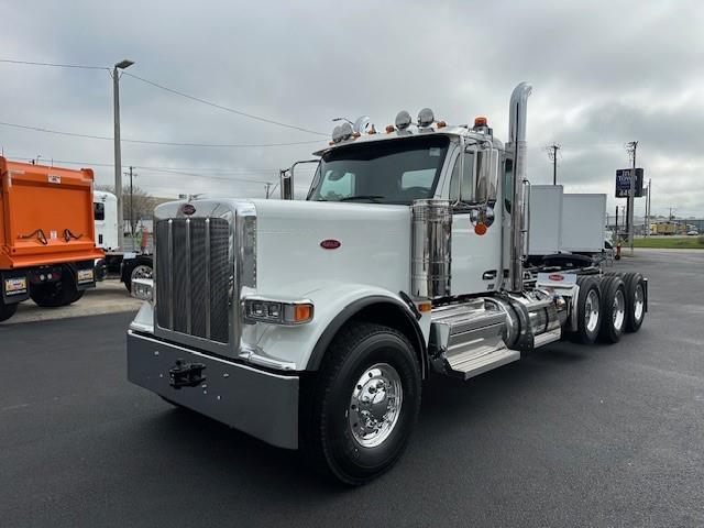 2027 Peterbilt 589-1