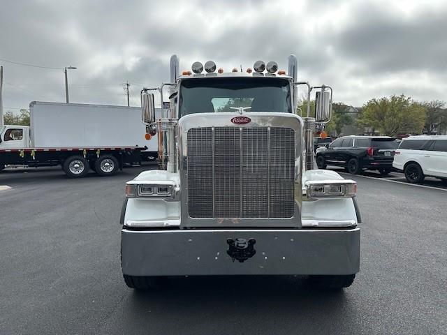 2027 Peterbilt 589-8