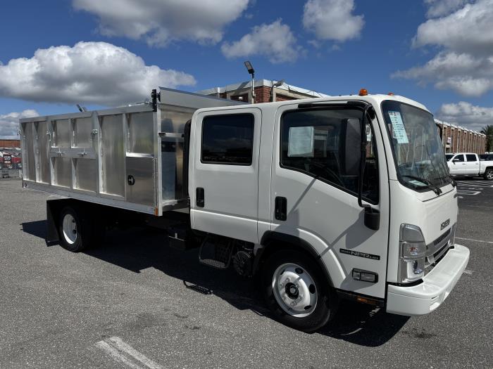 2027 Isuzu NPR-HD-6
