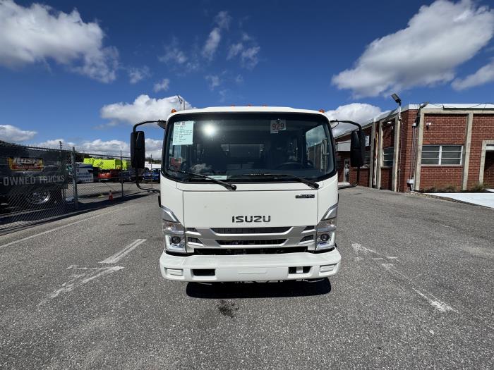 2027 Isuzu NPR-HD-7