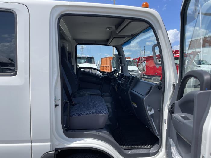 2027 Isuzu NPR-HD-11