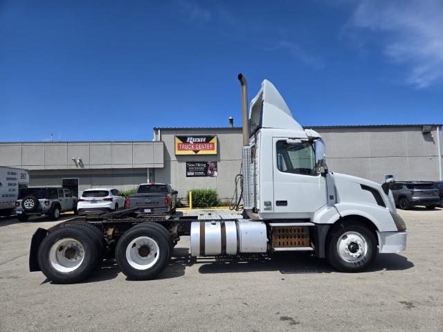 2016 Volvo VNL64T300-4