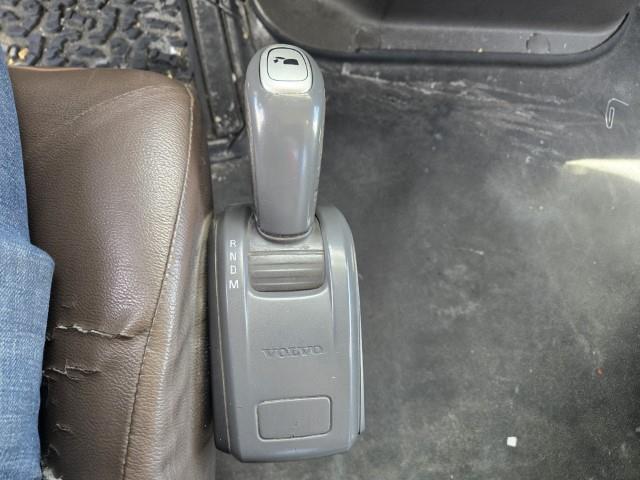 2016 Volvo VNL64T300-9