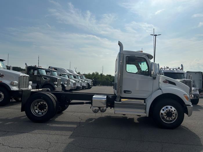 2027 Peterbilt 537-11