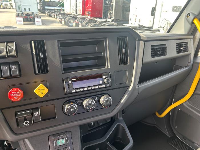 2027 Peterbilt 537-4