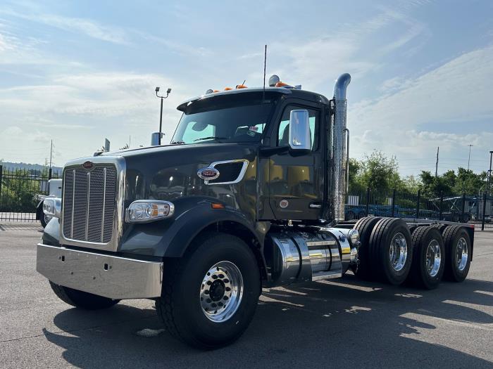 2027 Peterbilt 567-1