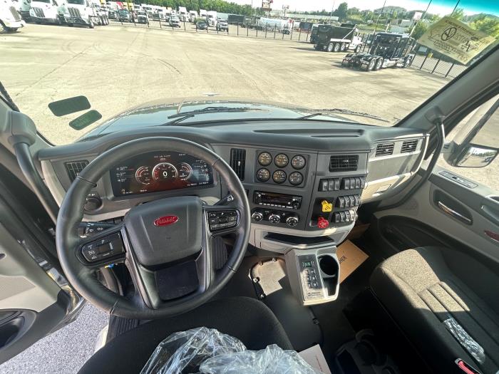 2027 Peterbilt 567-3