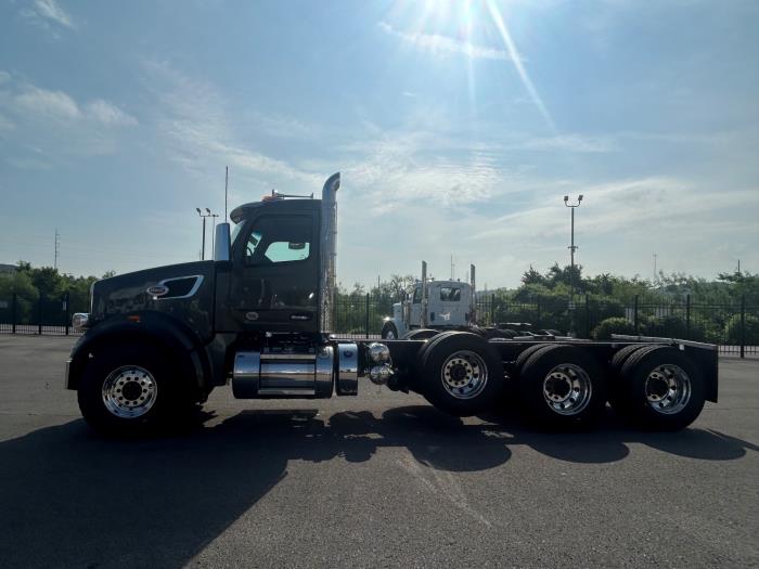 2027 Peterbilt 567-7