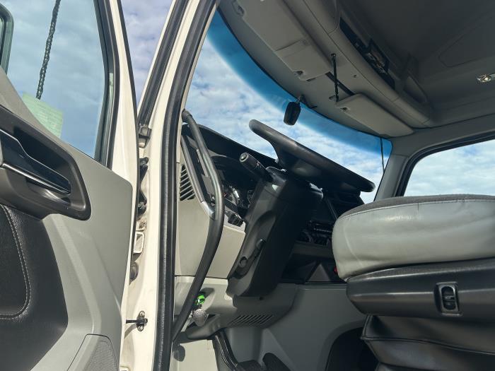 2021 Kenworth T680-8