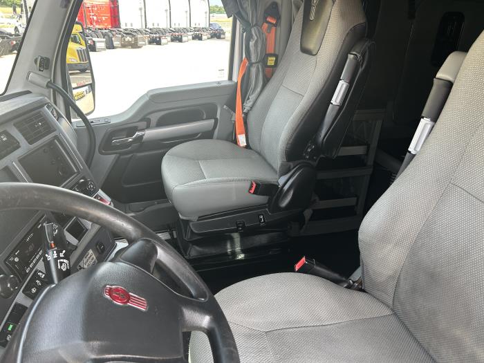 2021 Kenworth T680-13
