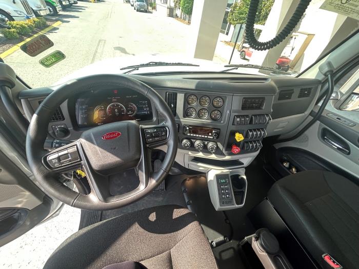 2027 Peterbilt 567-3