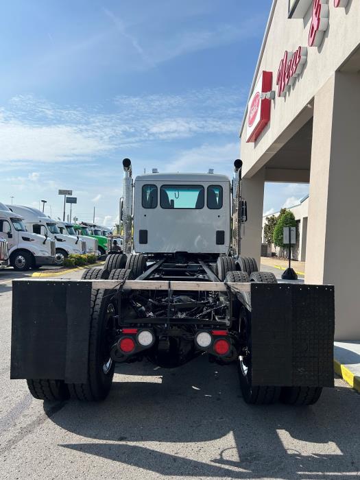 2027 Peterbilt 567-7