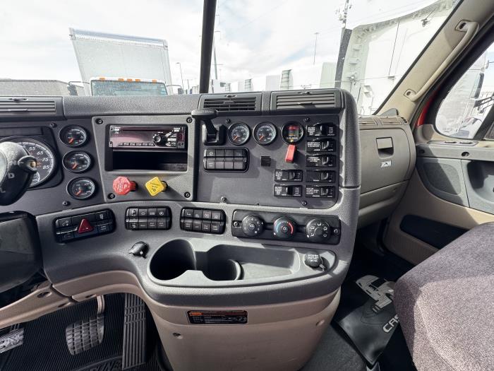 2018 Freightliner Cascadia-14