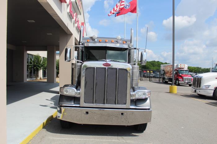 2023 Peterbilt 389-1