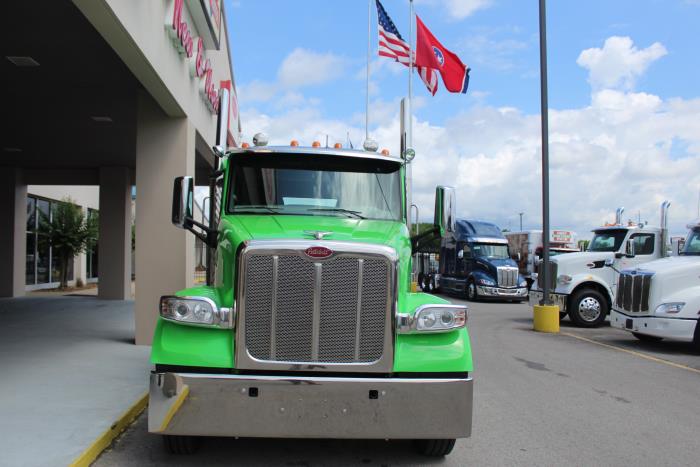 2021 Peterbilt 567-1