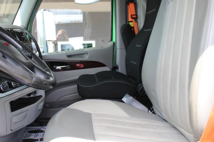 2021 Peterbilt 567-9
