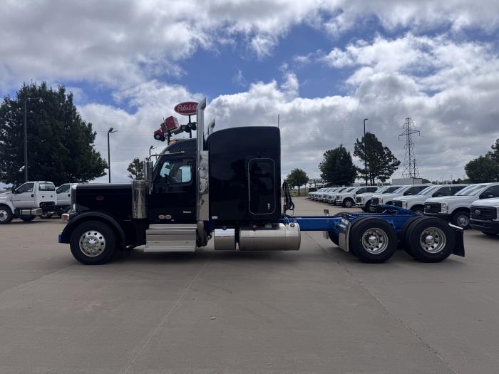 2027 Peterbilt 589-1