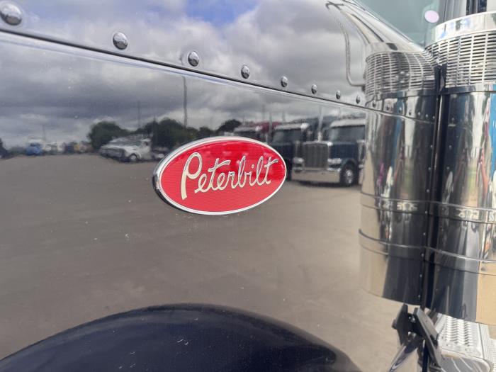 2027 Peterbilt 589-3