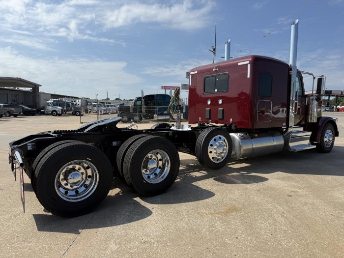 2027 Peterbilt 589-4