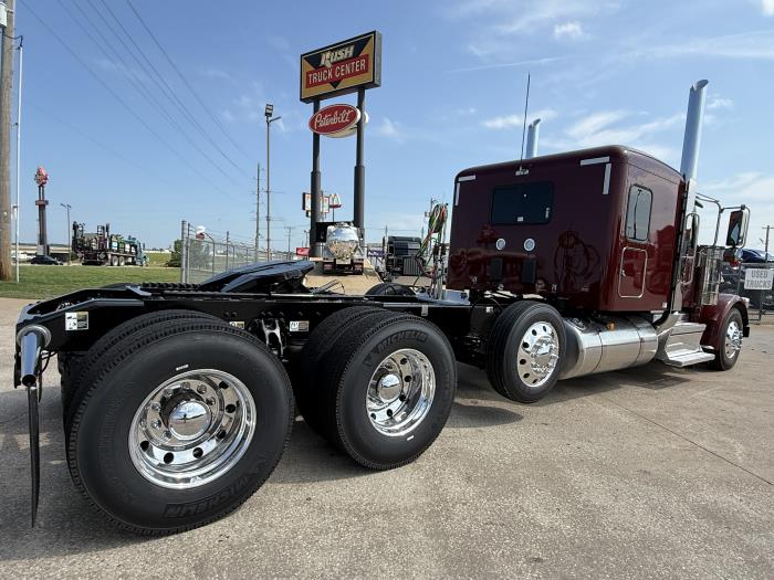 2027 Peterbilt 589-6