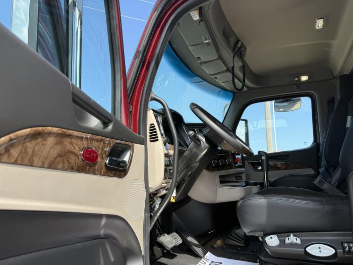2027 Peterbilt 589-11