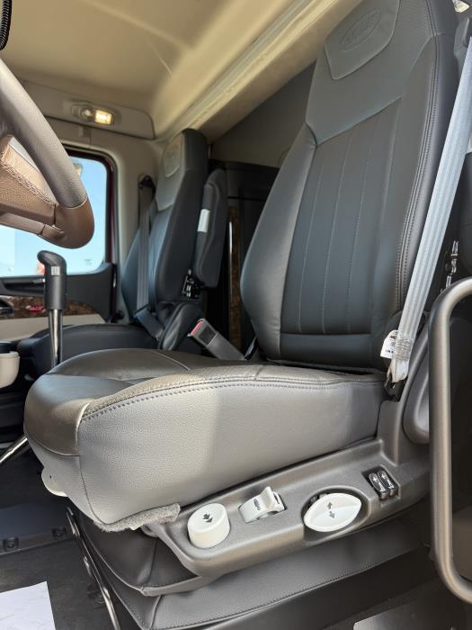 2027 Peterbilt 589-12